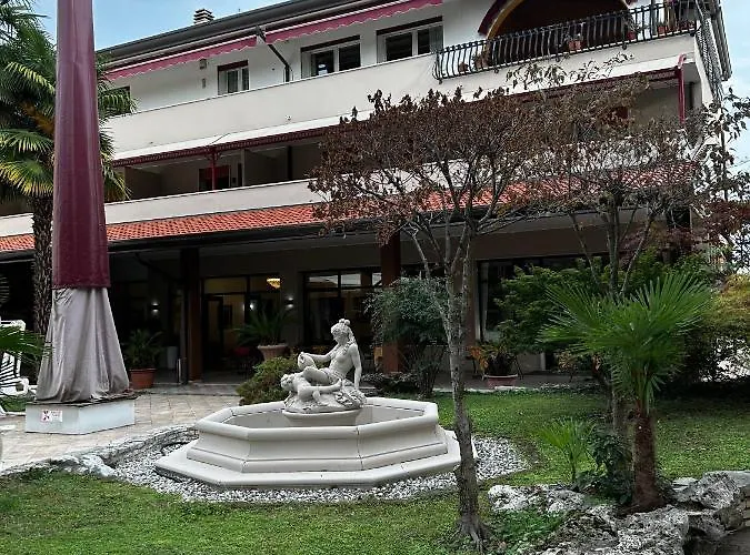 Hotel Rey\'S